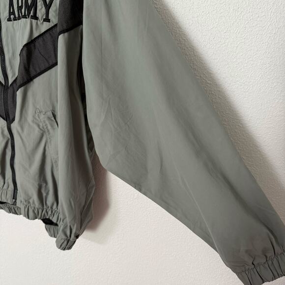 US Army IPFU Men's Gray Physical Fitness Training Jacket Size Large Short - Picture 8 of 14